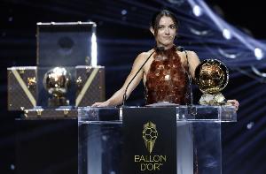 邦馬蒂：我不會(huì)拿自己和梅西比較，他的成就屬于另一個(gè)層次