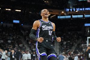 生涯第206次三雙！威少奮力保護(hù)后場(chǎng)籃板 已砍下16分10板11助