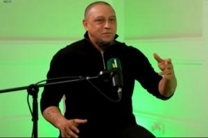 卡洛斯：梅/羅？我會(huì)稍微偏向C羅一點(diǎn)，但他們都是非常頂級(jí)的球員