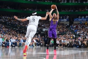 盧卡重逢獨行俠；?？怂箆s約基奇的代價·亞歷山大的遠射