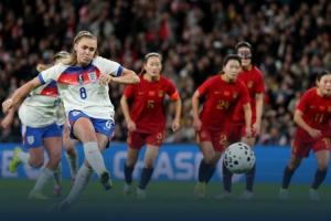 滄海桑田！10年前王霜雙響中國(guó)女足2-1英格蘭，如今0-8慘敗