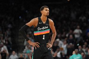 效仿歐洲足球！文班受傷期間加入他主導的球迷組織進行助威訓練