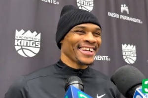 國(guó)王表現(xiàn)與預(yù)期相差甚遠(yuǎn)？威少：我來(lái)得晚 不清楚當(dāng)時(shí)的具體期望