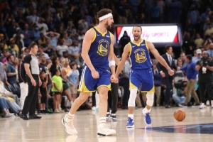 庫里：克萊在場對我來說是資產 因為他會去防對手最好的外線