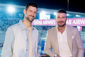 貝克漢姆觀戰(zhàn)F1卡塔爾大獎(jiǎng)賽，社媒曬與德約科維奇、內(nèi)維爾合照