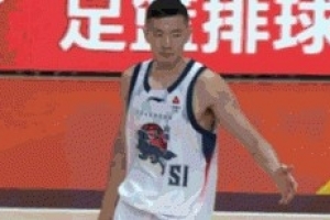 準(zhǔn)得可怕！陳林堅(jiān)三分5中5拿下19分1助 第三節(jié)獨(dú)得11分