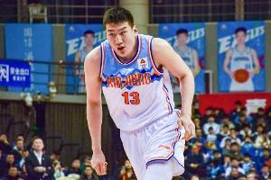 高效表現(xiàn)！李炎哲11中8空砍全隊最高20分外加7板2助2帽