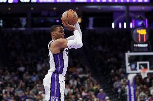 外線開火！威少首節(jié)出戰(zhàn)7分半鐘 三分2投2中砍下6分2助攻