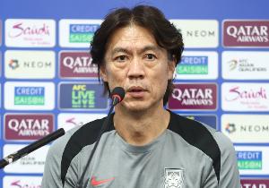 韓國(guó)隊(duì)主帥洪明甫抵達(dá)華盛頓：世界杯抽簽結(jié)果是無(wú)法預(yù)測(cè)的