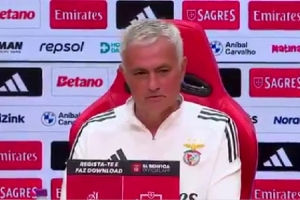 穆帥：三連勝是個好勢頭，被比作法拉利？我現(xiàn)在開本菲卡給的寶馬