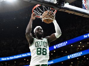 內(nèi)線巨無霸！科塔9投7中 得到17分4板2助1斷4帽