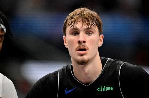 中規(guī)中矩！弗拉格11中5拿到16分2板2助 4失誤