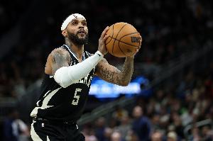 還有的追！特倫特借掩護直接三分 喬治撲防不及送加罰！