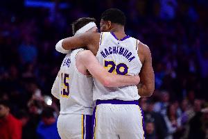 湖綠大戰(zhàn)首發(fā)：詹姆斯缺陣 里夫斯八村塁領(lǐng)銜挑戰(zhàn)杰倫·布朗懷特