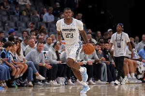 【菜鳥(niǎo)】科沃德23分14板閃耀 克尼佩爾21分弗拉格16分 哈珀撞墻