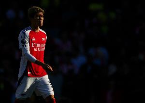 今夏與阿森納解約！荷媒：阿賈克斯將引援目光投向富安健洋