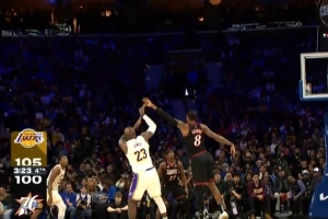 見你就來勁！詹姆斯長兩分+三分連續(xù)迎射喬治 連得5分！