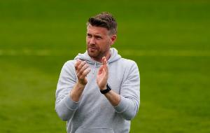 狼隊(duì)主帥：我們丟掉的前三個(gè)球，簡(jiǎn)直就像是在看小孩子踢球一樣