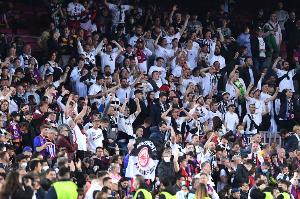 世體：巴薩只給法蘭克福球迷2400張票，但有1000名無票球迷來客場