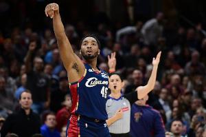 賽季至今總?cè)置袛?shù)榜：米切爾居首 哈登&克尼佩爾第3 庫里第6