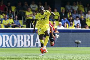 尼古拉·佩佩遭受種族主義辱罵，德羅巴社媒鼓勵球員：挺住小子