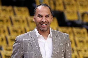 湖人得到字母哥的可能性？Buha：尼科·哈里森不是雄鹿的總經(jīng)理