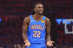 先聲奪人！卡森·華萊士面斷吉萊斯皮 反擊直接上籃拿到首分！