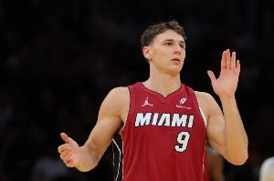 場(chǎng)均8.7分！熱火官方：拉松左腳踝扭傷 預(yù)計(jì)缺席1-2周