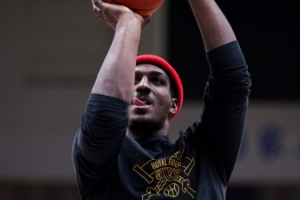 太鐵了！雷吉·佩里15中3得12分10板3助 三分5中0