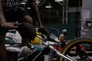 狀元還是最大牌哈！小旗飄揚(yáng)紐約城??弗拉格閃耀時代廣場