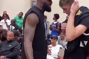 頂級硬件天賦！此前弗拉格和詹姆斯同框，身體條件基本不輸??！