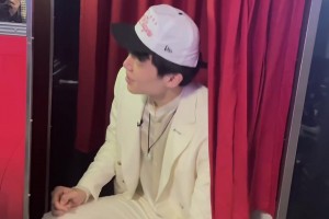 楊瀚森帶你體驗(yàn)被選中后流程！自拍機(jī)~合影小孩~父母齊定妝照