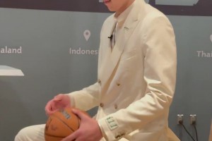 首輪秀！楊瀚森被選中后拍攝定妝照，帥！