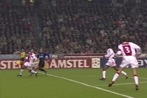 兩位頂級中鋒的完美傳跑配合！維埃里反擊傳中克雷斯波頭球破門！