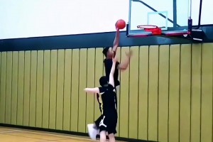 說實話現(xiàn)在要找個機(jī)動性比肩阿聯(lián)的大個子，國內(nèi)真拎不出來