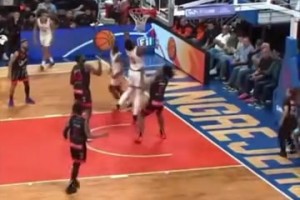 健美運動員？白邊統(tǒng)治波多黎各聯(lián)賽！這身材壯的離譜??！