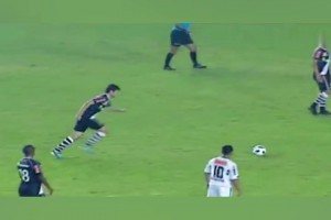 宇宙級任意球大師小儒尼尼奧！對手：我們寧愿給他罰點球！