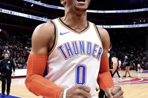 最后這個扭屁股是什么意思？球員底角空位沒接到傳球，然后……