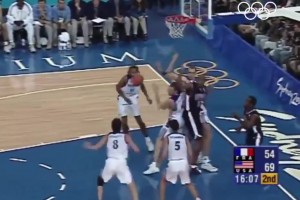 籃球歷史最佳扣籃？25年前的今天，卡特“死亡之扣”震驚世界！