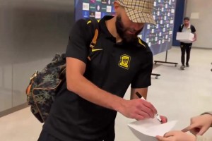 輸給勝利后，本澤馬有點(diǎn)生氣了：你是來消遣我的？