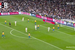 卡雷拉斯禁區(qū)造點，維尼修斯點球角度太正被撲