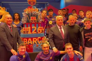 底蘊(yùn)！巴薩更衣室慶祝126周年紀(jì)念日