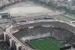 來自山巔的凝望！南美解放者杯決賽動(dòng)人一幕