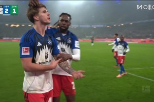 ??伊布附體驚艷腳法！漢堡鐵閘武什科維奇神級(jí)蝎子擺尾破門！